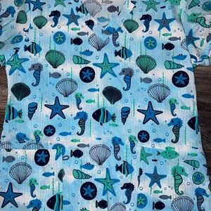 Womens Active Scrub Top Fish Ocean Seahorse  Stretchy Pockets Size Large Medical